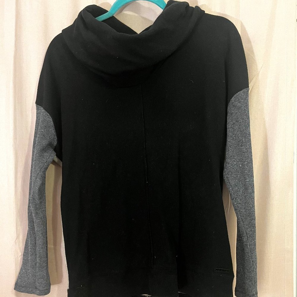 Calvin Klein - Women's Sweater - Medium